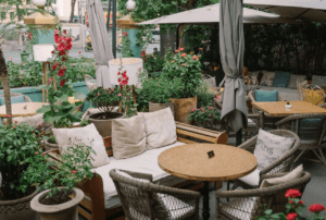 5 Lý Do Bạn Nên Thiết Kế Nhà Ở Kết Hợp Quán Cafe Sân Vườn Đẹp